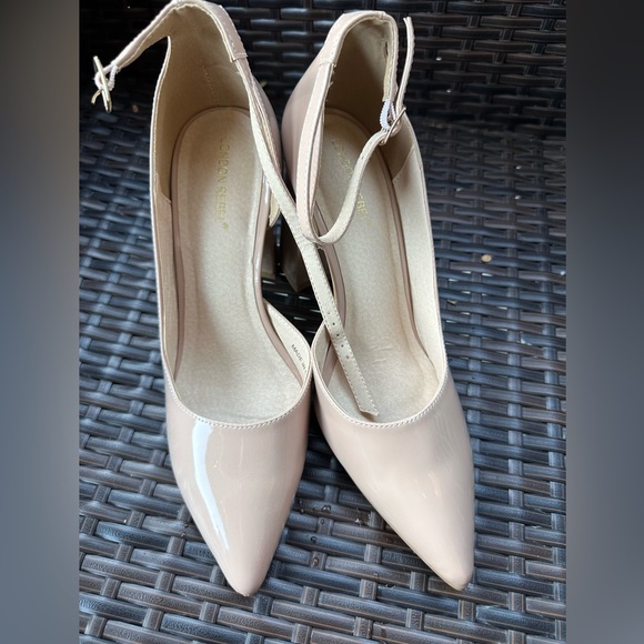 Heels - Picture 3 of 6